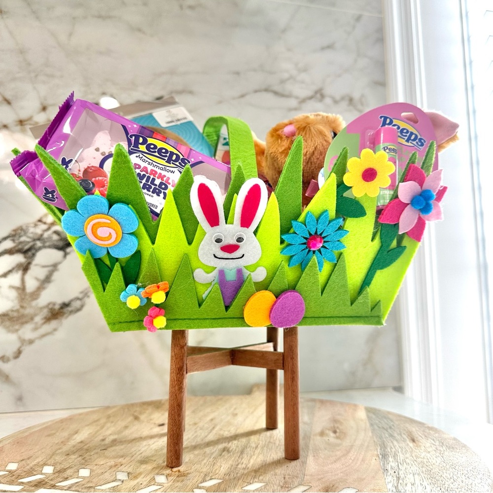SOLD! Adorable Felt Easter Basket 🐰🌸